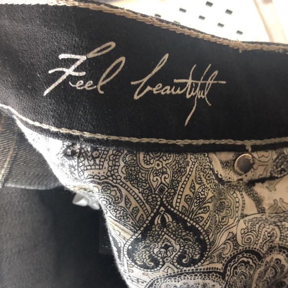 White House Black Market”Feel Beautiful” Capris 8 - Picture 9 of 10